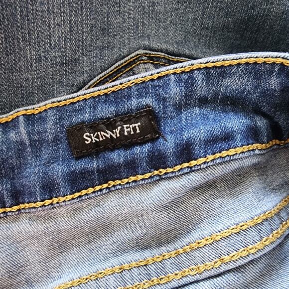 Judy Blue Blue Denim Skinny Fit Distressed Cut Outs Mid rise Jeans Size 11-31 - Picture 6 of 7